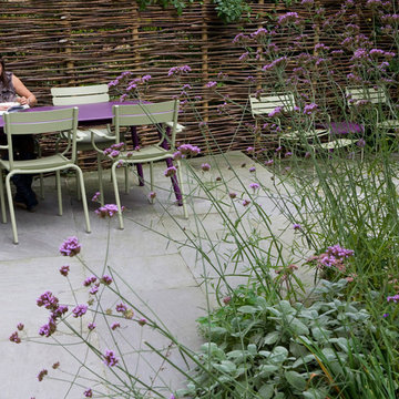 Relaxed urban garden