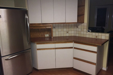 Minimalist kitchen photo in Vancouver