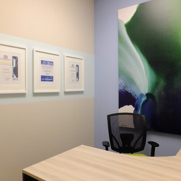 Guelph On, Office, "Girl Wonder"