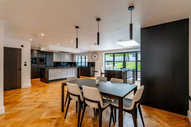 Inspiration for a contemporary kitchen in London.