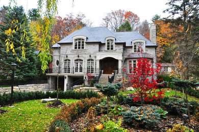 Inspiration for a transitional exterior in Toronto.