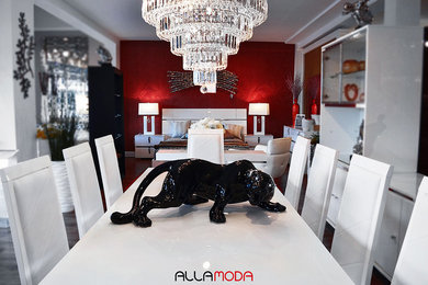 Dining room - modern dining room idea in Los Angeles