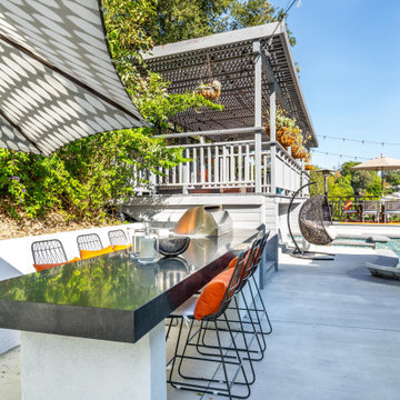 Poolside Bar and Outdoor Kitchen Remodel