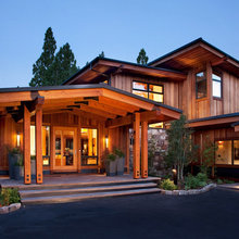 Driveway/entrance to house