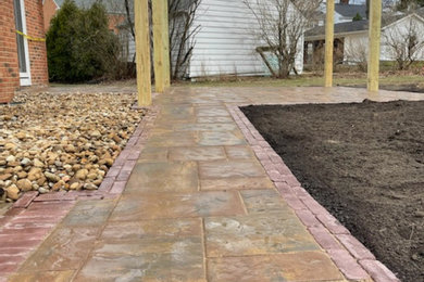 Example of a classic patio design in Cleveland