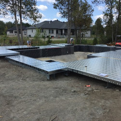 Multi-level Paverdeck Pool - Landscaping Stones And Pavers
