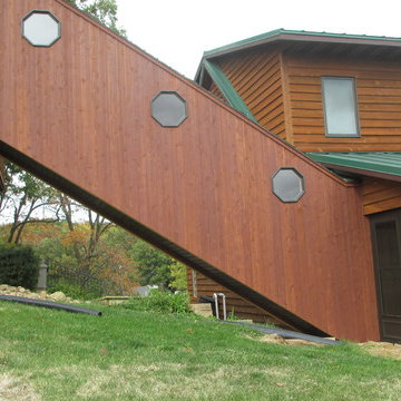 Lake home connecting stairway
