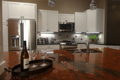Minimalist kitchen photo in Albuquerque