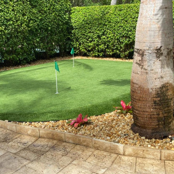 PRIVATE PUTTING GREEN