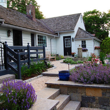 Ephrata Residence. Traditional romantic garden.