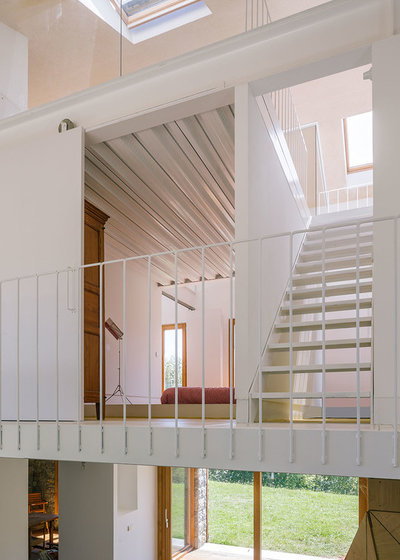 Современный Лестница by PYOarquitectos