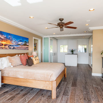 Hawaii Home features organized closets & Colorfuse printed cabinet doors