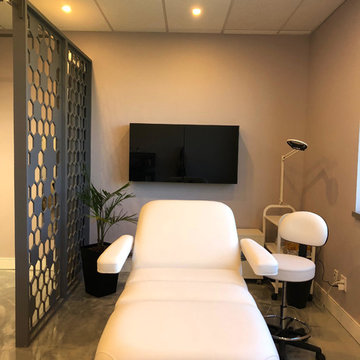 Commercial Space- Tip&Toes Beauty Salon