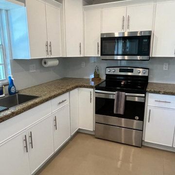 Modern Kitchen Remodel Done in a Slim Shaker Door in a Snow Color
