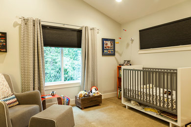 シアトルにあるトランジショナルスタイルのおしゃれな赤ちゃん部屋の写真