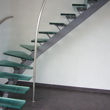 ESCALIER METALLIQUE LIMON CENTRAL