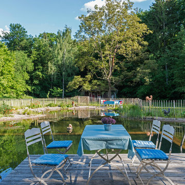 Blick vom Schwimmdeck über die gesamte Länge
