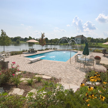 Deer Park, IL Swimming Pool and Hot Tub with Sunshelf