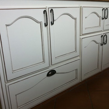 Mocha Glazed Kitchen cabinets
