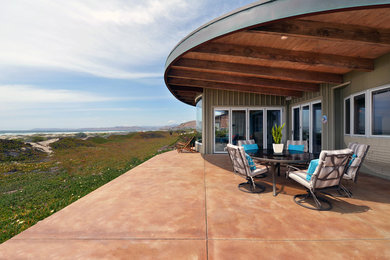 Photo of a contemporary patio in Santa Barbara.