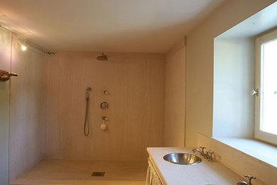 Photo of a contemporary bathroom in Marseille.