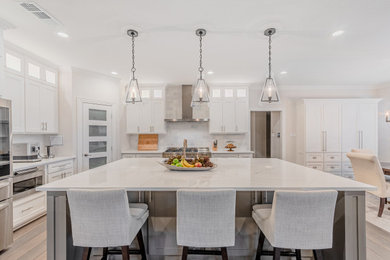 Example of a transitional home design design in Dallas