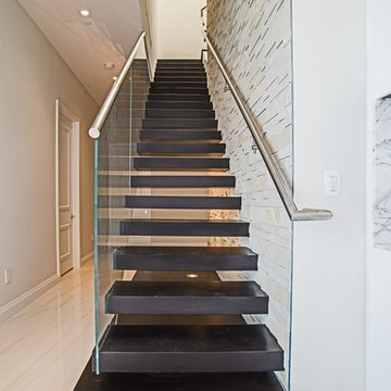 Sleek Oceana Penthouse