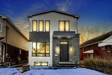Contemporary exterior home idea in Toronto