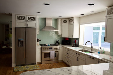 Kitchen - coastal kitchen idea in Tampa