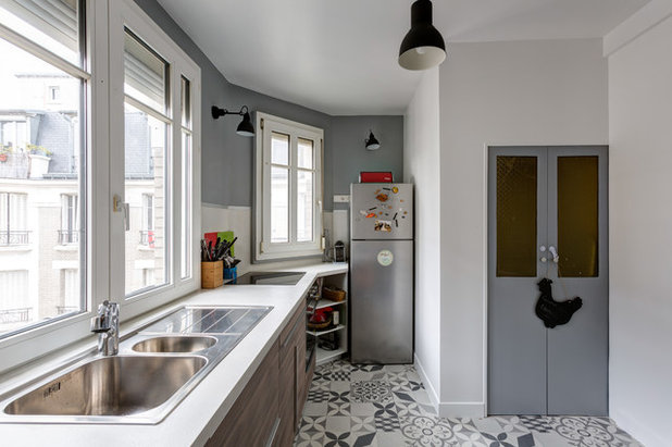 Современный Кухня by Mon Concept Habitation | Paris, Lille, London