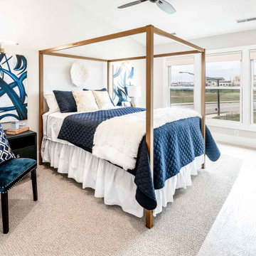 Mix of Modern Elements & Classic Antiques Townhome