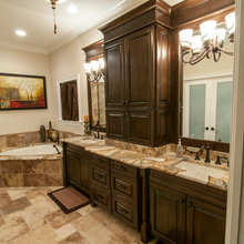 Bentonshire - Master Bath