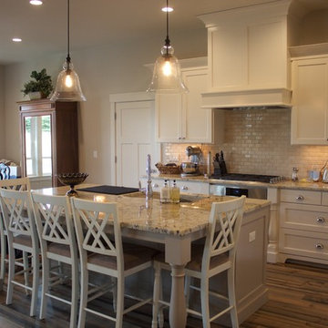 Custom Homes built by Mike Riddle Construction in 2015