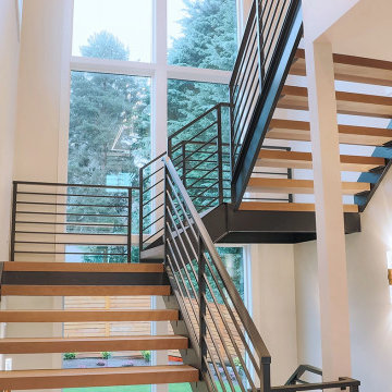Modern Staircase with Ambient Lighting: A Statement of Luxury