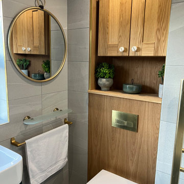 Gorgeous Green & Brass Bathroom