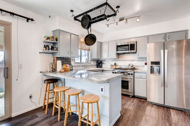 Kitchen - mid-sized transitional kitchen idea in Denver