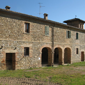For sale farmhouse in Sant'Angelo in Vado, Le Marche, central Italy
