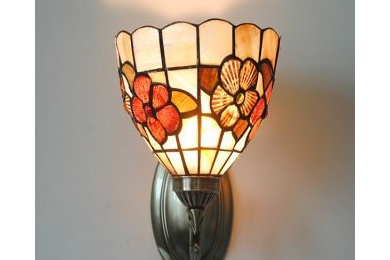 Antique Floral Patterned Wall Light in Tiffany Style