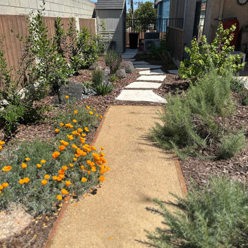 A Condo's Peaceful Front Yard Respite