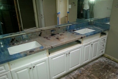 Bathroom - bathroom idea in Hawaii