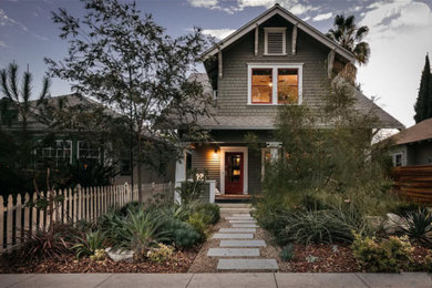 Arts and crafts exterior home photo in Los Angeles