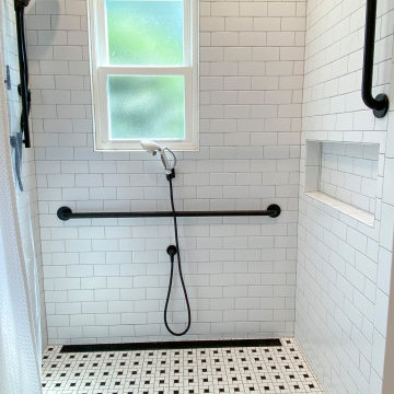 Universal Bathroom with Elegant Features