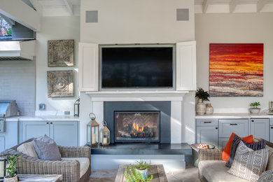 Example of a cottage exterior home design in San Francisco