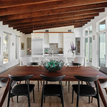 Midcentury Modern Lake House Kingsland