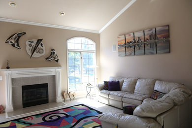Inspiration for a living room remodel in Detroit