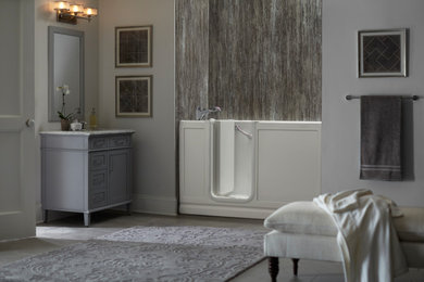 Bathroom - transitional bathroom idea in Miami