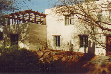 Example of an arts and crafts home design design in Phoenix