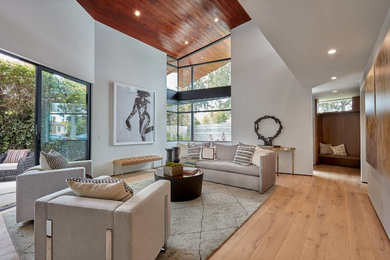 Minimalist living room photo in Los Angeles