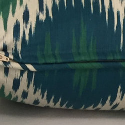 Conventional Zipper with Self-Welt Detail - Decorative Pillows