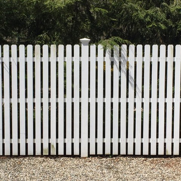 Flatboard Picket Fence